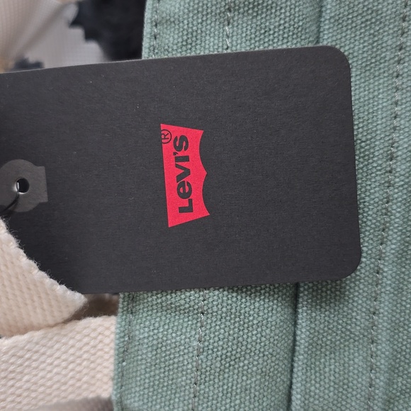 Cute nwt Levi's bag - Picture 3 of 4